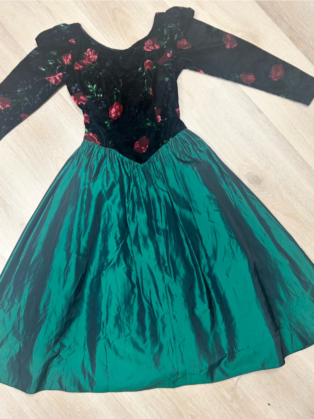 VTG Roberta fit & flare Dress Red Rose Florsl velvet green holiday Formal  XS